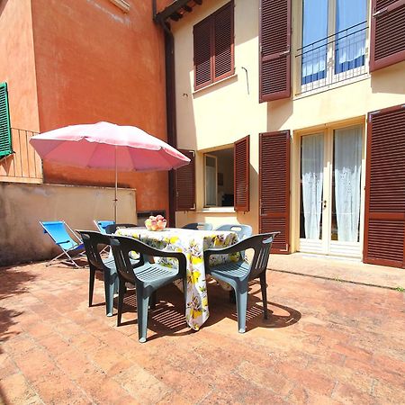 Residence Le Meridiane Siena Bagian luar foto